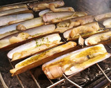 Foto del paso 7 de la receta: Navajas a la brasa con aceite de romero