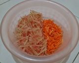 Foto langkah ke 1 dari resep Bakwan Wortel Kulit Semangka.