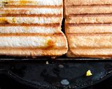 A picture of step 3 of Aloo sandwich.