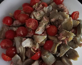 Foto del paso 2 de la receta: Ensalada de alcachofas con atún