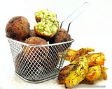 Foto del passaggio 8 della ricetta Polpette di Baccalà Gluten Free con Patate Arrosto