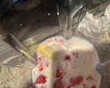 A picture of step 1 of Strawberry and banana smoothies.