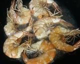 Foto langkah ke 1 dari resep Udang goreng cabe garam.