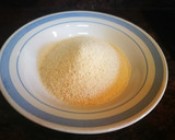 Foto del paso 2 de la receta: Bastoncillos de perca empanados con cebolla caramelizada