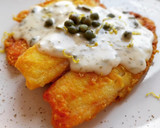 Foto del paso 7 de la receta: Tilapia rebozada en cúrcuma con salsa de alcaparras