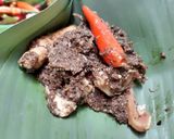 Foto langkah ke 4 dari resep Brengkes ikan gabus kelapa muda biji keluwak kuno.