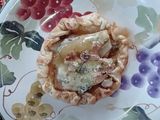 Mini tartines de pera y queso azul