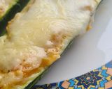 Une image de l'étape 8 de Courgettes farcies aux tomates et à la mozzarella 🍅🥒.