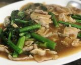 รูปขั้นตอนการทำที่ 4 ของ ผัดคะน้าฮ่องกงหมูนุ่ม #กินผักรักสุขภาพ 4