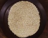 A picture of step 4 of Rice flour sesame dumplings.
