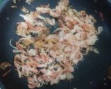 Foto del paso 2 de la receta: Ensalada de espinacas con tocino