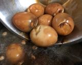 รูปขั้นตอนการทำที่ 5 ของ พะโล้น่องไก่ 🥘