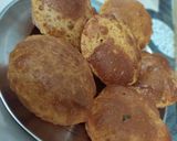 करारी नमकीन पूरी (karari namkeen poori recipe in Hindi) रेसिपी चरण 4 फोटो