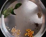 A picture of step 3 of Sooji idli.