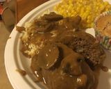 A picture of step 13 of P-lo's Salisbury Steak and Gravy.
