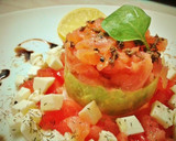 Foto del paso 10 de la receta: Ensalada de salmón con aguacates, queso fresco y tomate