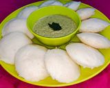 A picture of step 8 of Sooji idli.