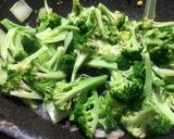 Hình bước làm 2 của món Bông Cải Xanh Xào Nước Tương (Vegan)