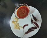 A picture of step 4 of Red chili garlic chutney.