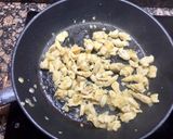 Foto del paso 7 de la receta Tarta de pollo y setas, sin gluten