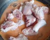 Foto langkah ke 3 dari resep 259. Ayam Bumbu Rujak Tanpa Santan dan Minyak.
