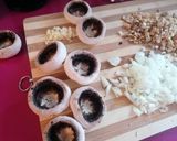 Foto del paso 1 de la receta: Champiñones rellenos con gratinado de mayonesa