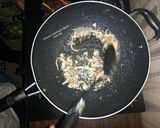 A picture of step 2 of Egg veggies sauce.