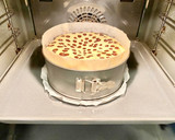 Foto del paso 5 de la receta: Pastel de yogur griego, queso crema y pepitas de chocolate