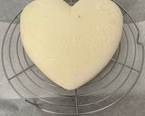 Une image de l'étape 27 de Gâteau-miroir en forme de cœur 3D, fourré à la fraise et à la mousse à la vanille.
