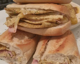 Foto del paso 4 de la receta: Bocaditos de tortilla francesa rellena de queso y pavo