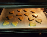 Foto del paso 8 de la receta: Pastas corazón de chocolate frutas y figuritas