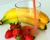 Une image de l'étape 1 de 🍹Smoothie banane, fraises et basilic.