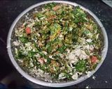A picture of step 4 of Spinach Chickpea Flour Chamchamiya.