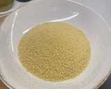 Foto del paso 2 de la receta: Cous cous con bolognese, salsa de yogurt y feta