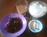 Foto langkah ke 1 dari resep Es Luwak White Koffie Cincau Topping Eskrim Vanilla.