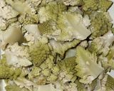 Foto del paso 6 de la receta: Coliflor romanesco gratinado con bechamel de anchoas y algo más!