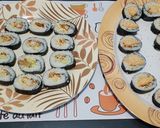 Foto langkah ke 5 dari resep Shrimp Tempura Sushi Roll.