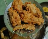 Foto langkah ke 2 dari resep Garlic N Honey Chicken Wings.