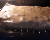 Foto del paso 4 de la receta: Empanada de puerro y salchicha con salsa de arándano rojo