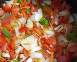 Foto del paso 3 de la receta: Salteadito de fideos con verduras 🥕🍅🍜