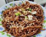 A picture of step 8 of Schezwan chowmein.