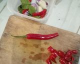 Foto langkah ke 1 dari resep Ayam Suwir Daun Jeruk.