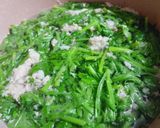 Hình bước làm 2 của món Rau tần ô nấu canh với thịt xay