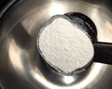 A picture of step 1 of Cup Corn pizza.