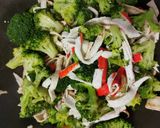 Foto del paso 3 de la receta: Brócoli con surimi