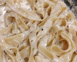 Foto del paso 4 de la receta: Tagliatelle con pulpo, salsa de quesos y vino blanco🐙🥂