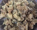 รูปขั้นตอนการทำที่ 1 ของ “ผัดพริกเผาไก่กรอบ”