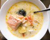 Foto langkah ke 3 dari resep Salmon Belly Soup with Cheese ala Sushi Tei.