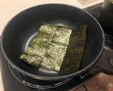 A picture of step 6 of Basic Japanese Shio Onigiri (Salted Rice Balls).