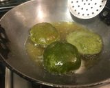 बथुआ की पूरी (bathua ki poori recipe in Hindi) रेसिपी चरण 5 फोटो